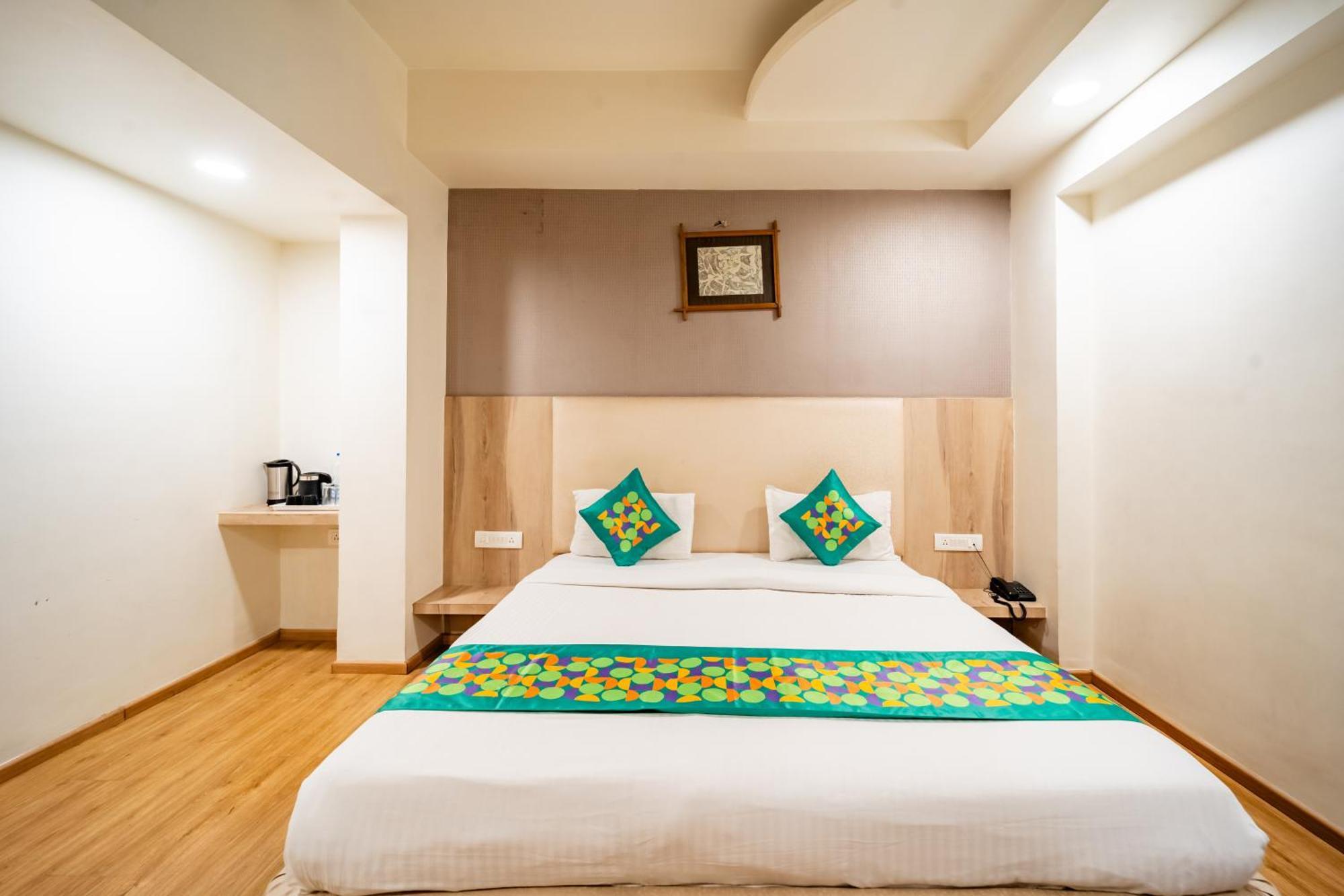 Treebo Kamal Regency Hotel Bhopal Bagian luar foto